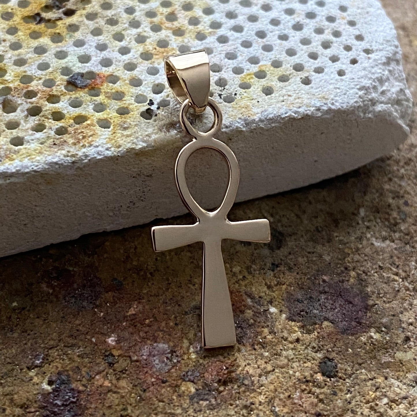 COLGANTE CRUZ EGIPCIA ORO 18 k