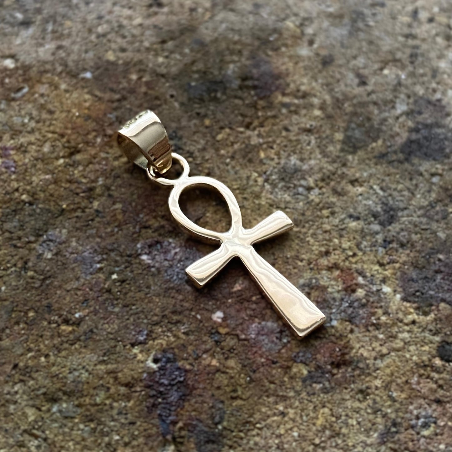 COLGANTE CRUZ EGIPCIA ORO 18 k