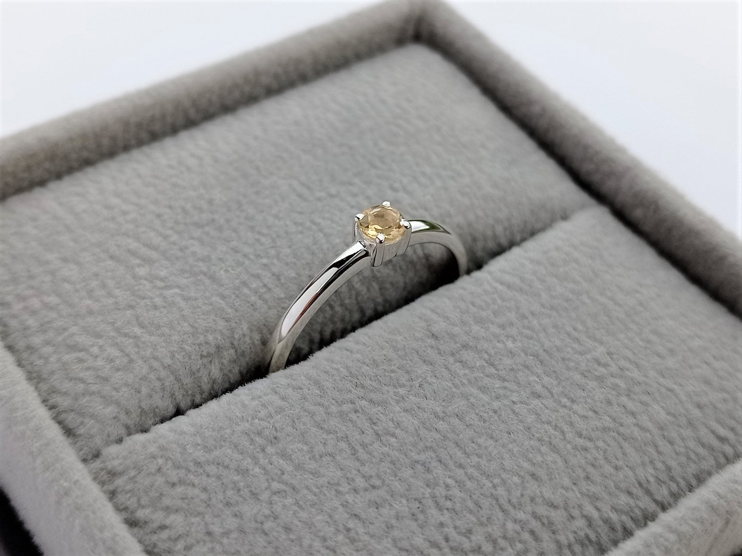ANILLO SOLITARIO DE CITRINO