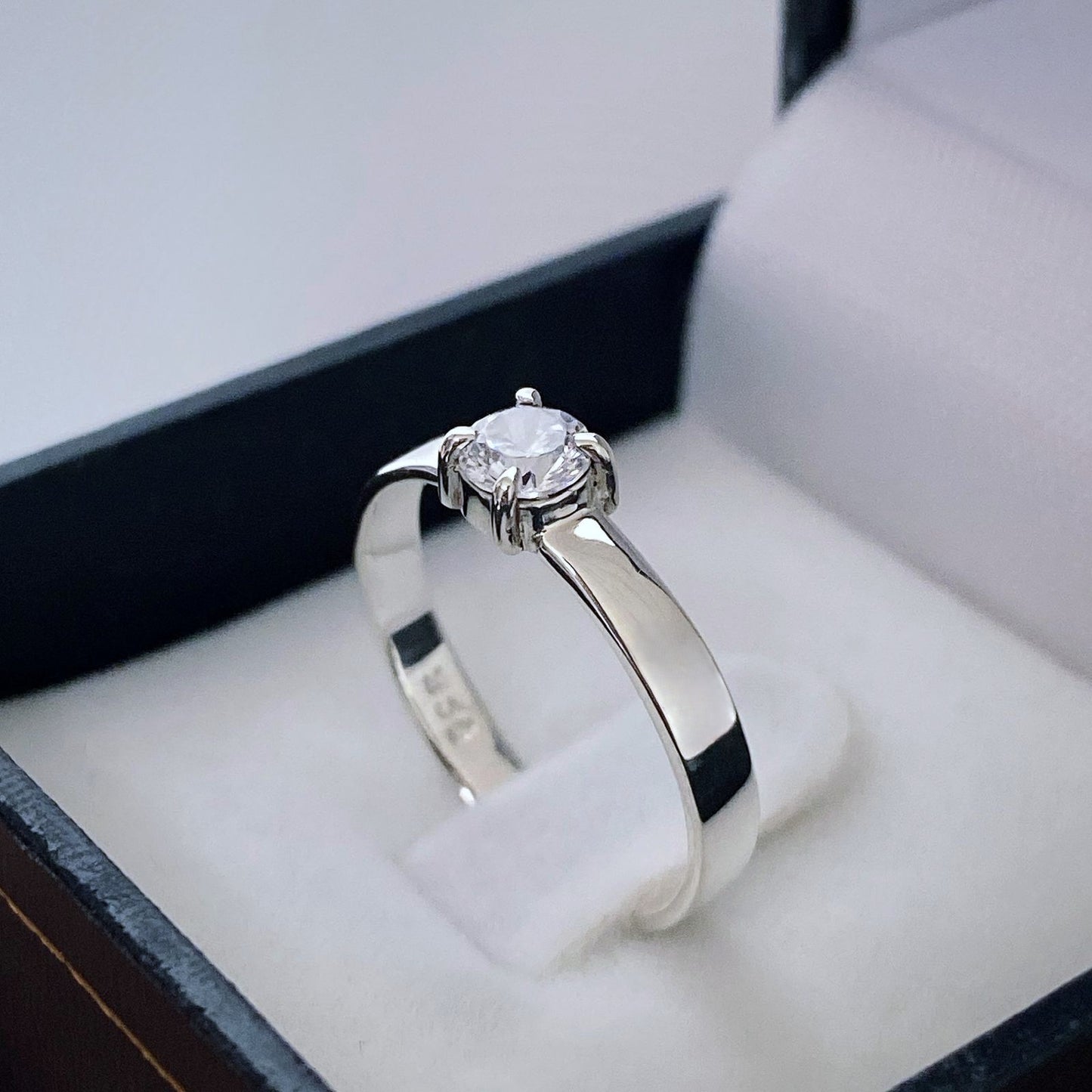 ANILLO SOLITARIO ROMA